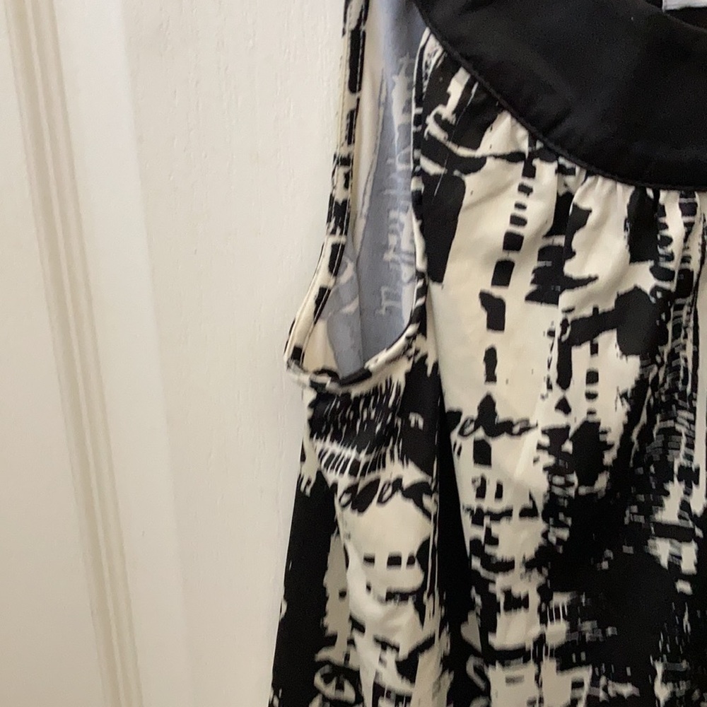 FINAL MARKDOWN LADIES uniform top medium - Picture 2 of 4